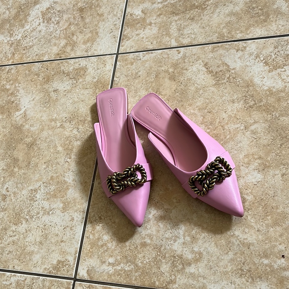 Color me impressed in a bright, pointed Open Edit mules! - Picture 5 of 10